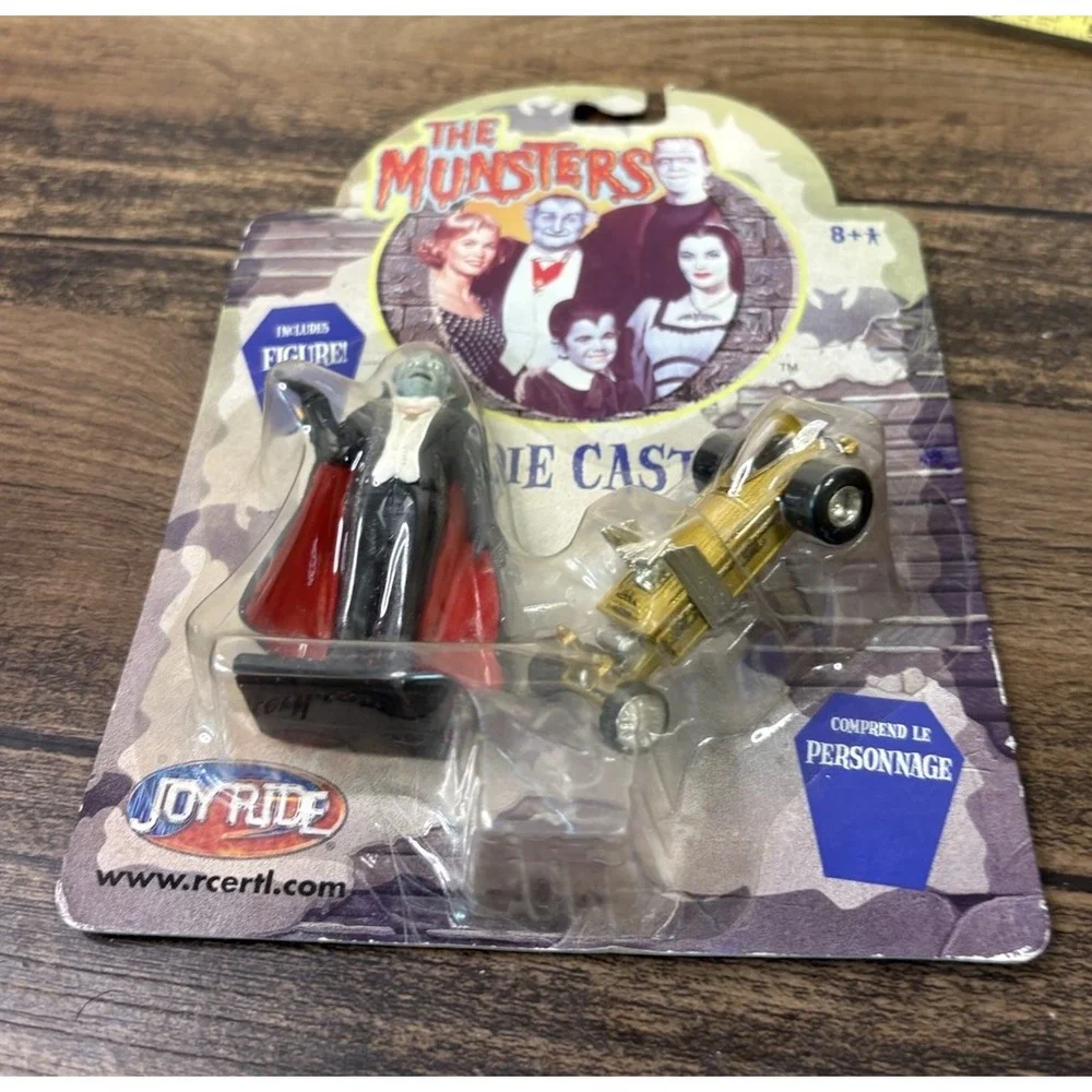 The Munsters Dragula Grandpa Coffin 1/64 Die Cast Car Joy Ride 2004